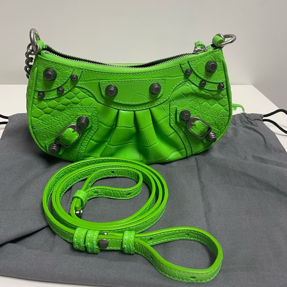 BALENCIAGA
Le Cagole Mini studded croc-effect leather shoulder bag - Picture 3 of 10